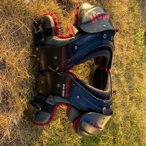 Riddell Rival Youth Shoulder Pads